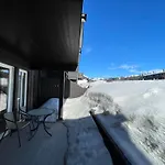 Cozy 2-bedroom Retreat In The Heart Of Nature Apartmán *