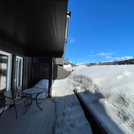Cozy 2-bedroom Retreat In The Heart Of Nature Lägenhet *