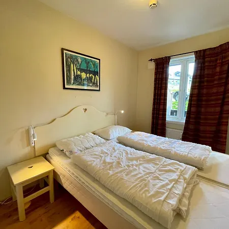 Cozy 2-bedroom Retreat In The Heart Of Nature Lägenhet *